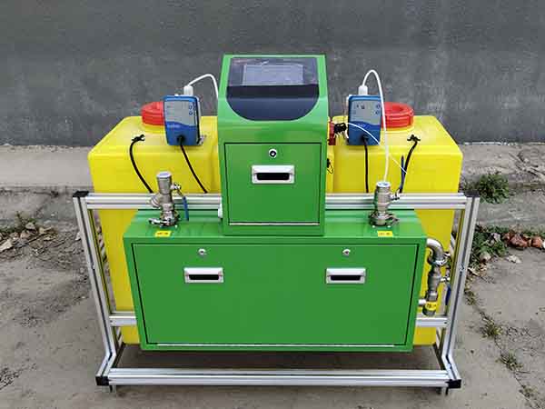 天津某公司采購中天恒遠(yuǎn)三箱三泵全自動加藥裝置 天津某公司采購中天恒遠(yuǎn)三箱三泵全自動加藥裝置